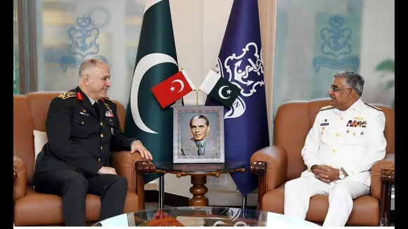 Pakistan Navy Chief Briefs President on Operational Readiness