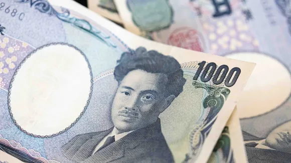 Japanese Yen Plummets to 34-Year Low Against US Dollar