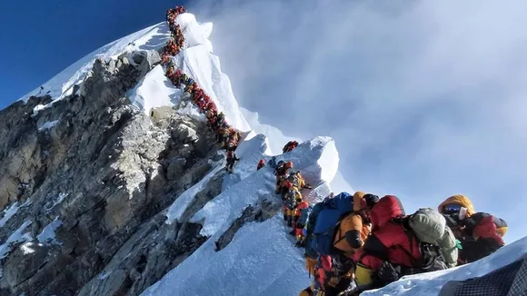 Nepal's Supreme Court Limits Everest Permits and Bans High-Altitude Helicopters