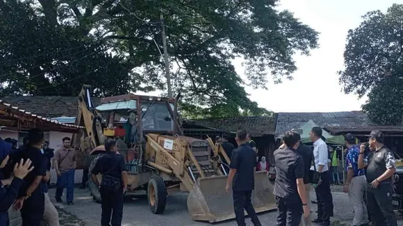 Eviction and Demolition at Kampung Sri Makmur: Court Order Enforced Amid Controversy