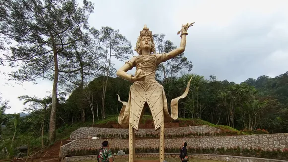 Controversy Erupts Over Dewi Kencana Statue in Bogor as Residents Demand Removal