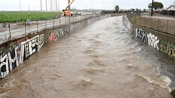 Heavy Rains Cause Flash Floods in Selangor and Negeri Sembilan, Malaysia