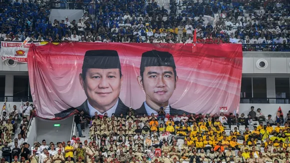 Prabowo-Gibran Supporters Protest at Constitutional Court Despite Prohibition