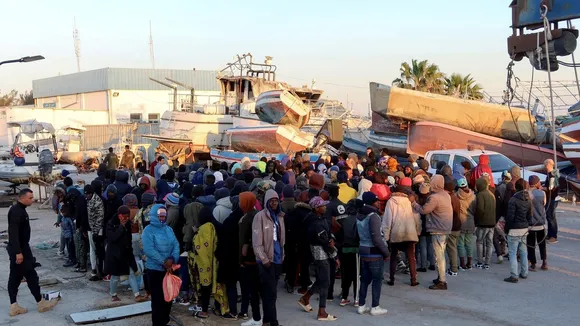Tunisian Police Clear Makeshift Refugee Camps, Leavingchildren, infants, missing, police, clear, refugeeHundreds Missing