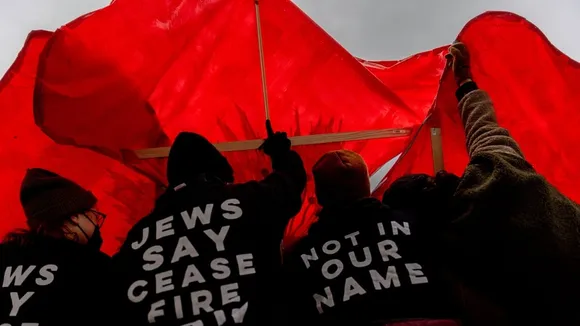 Naomi Klein Calls for Departure from Zionism at Passover Protest in Brooklyn