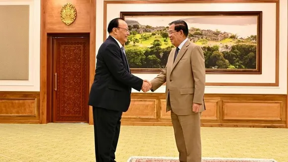 Cambodian Senate President Hun Sen Reaffirms One-China Policy in Talks with Chinese Vice-Chairman Shohrat Zakir