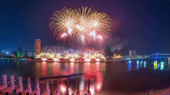 Da Nang Hosts 2024 International Fireworks Festival with New Shows and Attractions