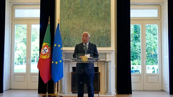 Portuguese President Calls for Immediate Halt to Immigration 'Snowball' to Address Backlog