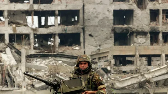Russian and European Leaders Seek Resolution Amidst Ongoing NATO Bombing in Yugoslavia