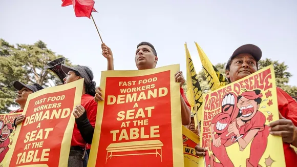 Fast Food Chains Cut Hours to Offset Rising Minimum Wages in California