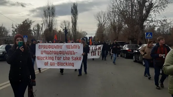 Armenian Protesters Block Road to Georgia Over Return of Villages to Azerbaijan