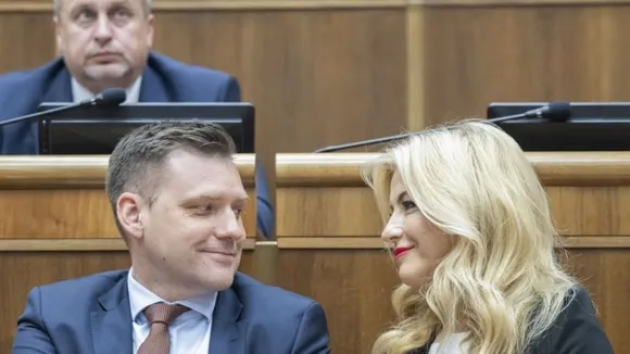 Slovak Culture Minister Survives No-Confidence Vote in Parliament