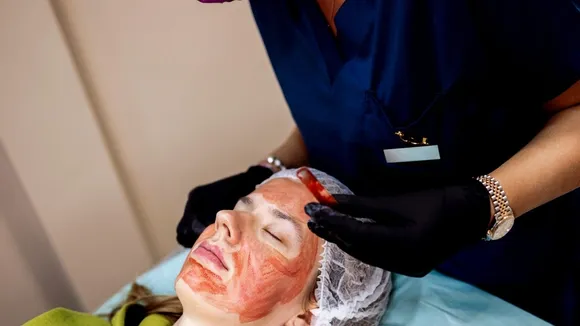 CDC Links 'Vampire Facials' to HIV Transmission at Unlicensed New Mexico Spa