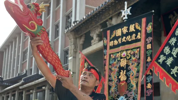 Drunken Dragon Dance Tradition Preserved in Guangdong Village