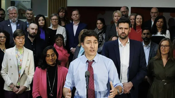 Trudeau Criticizes Poilievre for Meeting Anti-Carbon Tax Protesters and Accepting Alex Jones Endorsement