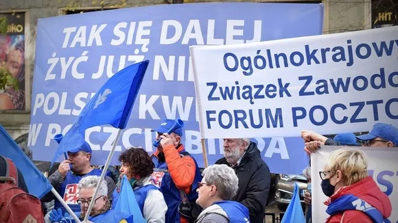 Poczta Polska Faces Bankruptcy as Shareholders Meet to Decide Fate