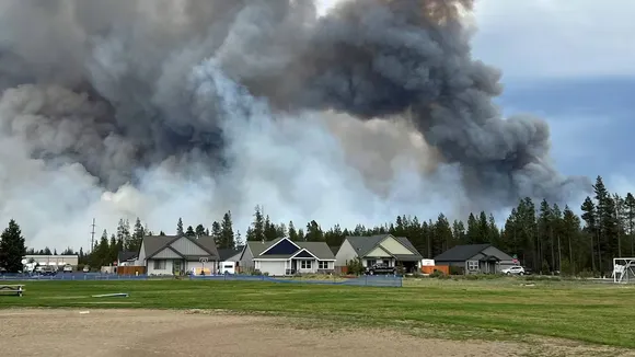 Oregon Wildfire Threatens Homes near Bend, Prompts Evacuations