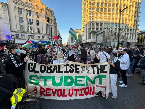 London's Tottenham Court Road Closed as British Students and Workers Unite to Protest Against Israel