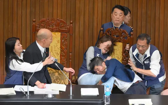 Chaos Erupts in Taiwanese Parliament as Lawmakers Brawl Over Reforms