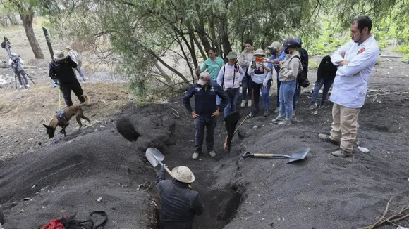Mexico City Prosecutor Disputes Volunteer Searchers' Claims of Human Remains Discovery