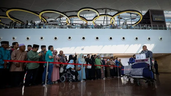 First Batch of Brunei Haj Pilgrims Depart for Madinah