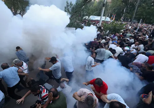 Protests Erupt in Armenia as Prime Minister Pashinyan Nears Peace Treaty with Azerbaijan