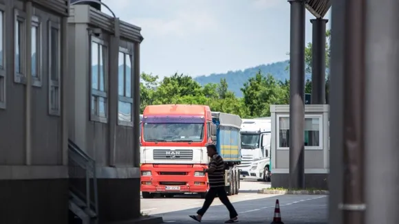 Serbian Truck Drivers Face Hours-Long Delays at Border Crossings