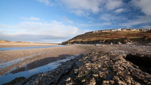 Ogmore Beach in South Wales Closed Due to Unidentified Pollution