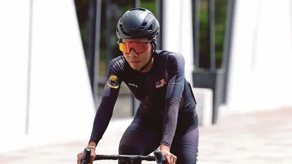 Nurul Izzah Becomes First Malaysian Woman Cyclist to Qualify for Keirin and Sprint at Paris Olympics