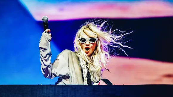 Grimes Apologizes for Disastrous Coachella Performance, Promises Improvements