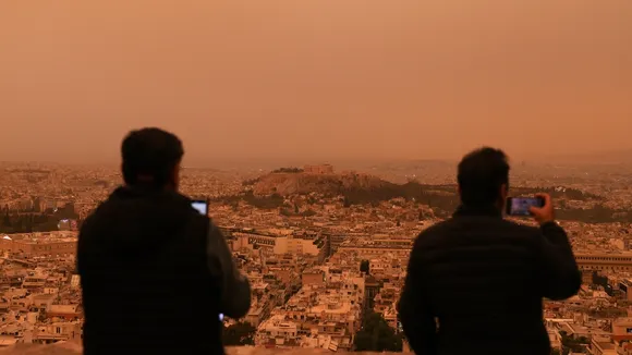 Powerful Sandstorm Engulfs Libya, Turning Skies Orange and Creating Mars-Like Conditions
