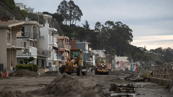 Powerful Storm Batters California, Leaving 900,000 Without Power
