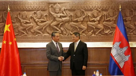 Chinese Foreign Minister Visits Cambodia, Heralds New Era of High-Level Ties
