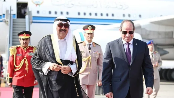 Emir of Kuwait Visits Egypt, Meets President Sisi to Boost Cooperation and Support Arab Work