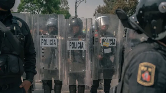 Mexico City to Dismiss Record 1,500 Police Officers in 2024 Amid Corruption Crackdown