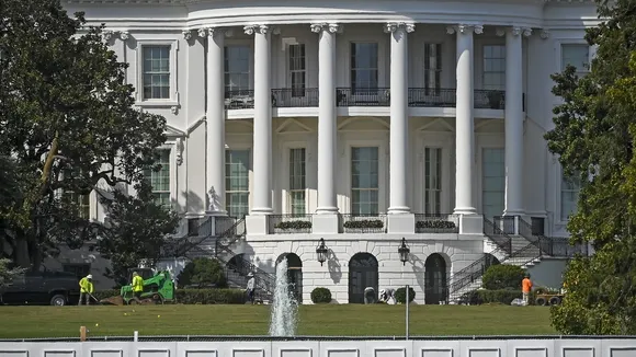 White House South Lawn Damaged by New Presidential Helicopter, Demoting It to Backup Duty