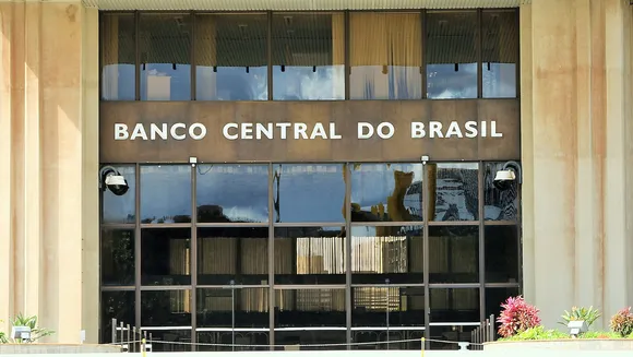 Brazilian Central Bank Director Urges Caution Amid Market Volatility and Geopolitical Tensions