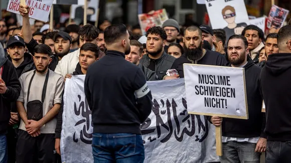 Thousands of Islamists Protest in Hamburg Against Political Intimidation