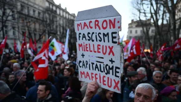 Centrist French Senators Challenge Decree Canceling 10 Billion Euros in Credits