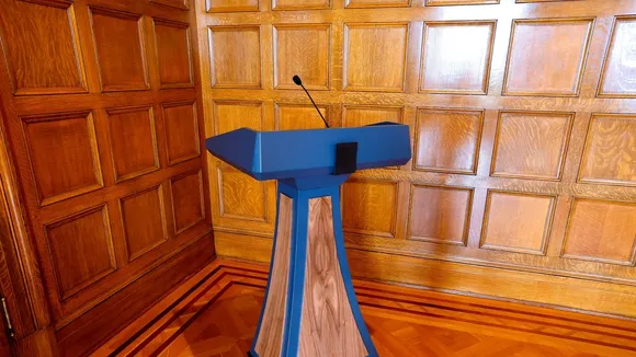 Arkansas Lawmakers Question Governor's Office Over Controversial Lectern Purchase