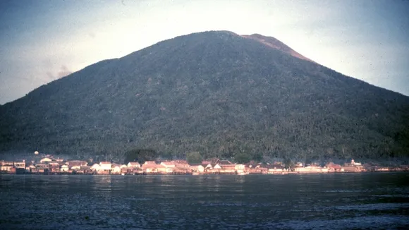 Gamalama Volcano in Indonesia Experiences Increased Seismic Activity