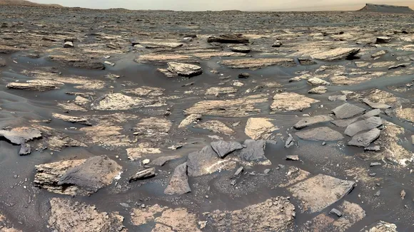 NASA's Curiosity Rover Uncovers Puzzling Manganese Deposits on Mars