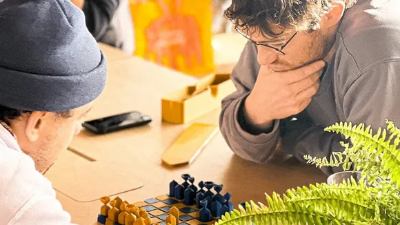 Cuibiono's Kindachess-S: A 3D-Printed Chess Set Supporting Kharkiv's Restoration