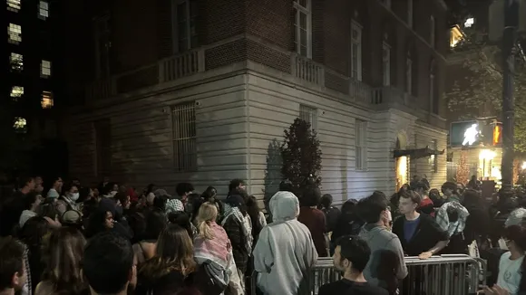 Columbia University Students Infuse 'Primal Scream' Tradition at University President House