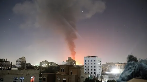 US and British Airstrikes on Hodeidah, Yemen Result in Casualties, Houthi Media Reports