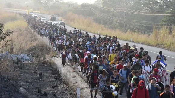 Massive Migrant Caravan Marches Toward US Border from Mexico