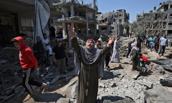 Israeli Attacks in Gaza Kill 10, Injure Dozens; Humanitarian Crisis Deepens