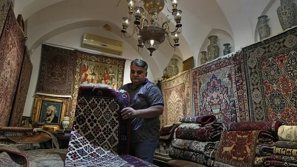Iran's Kashan Bazaar Rug Exports Plummet Amid Sanctions and Tourism Decline