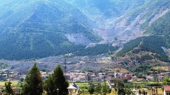 Pensioners in Albania Forced Back to Work in Mines Due to Low Pensions and Rising Costs