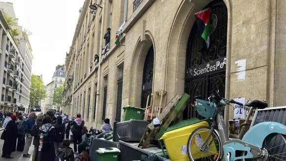 Pro-Palestinian Protesters at Sciences Po in Paris Retreat After Standoff